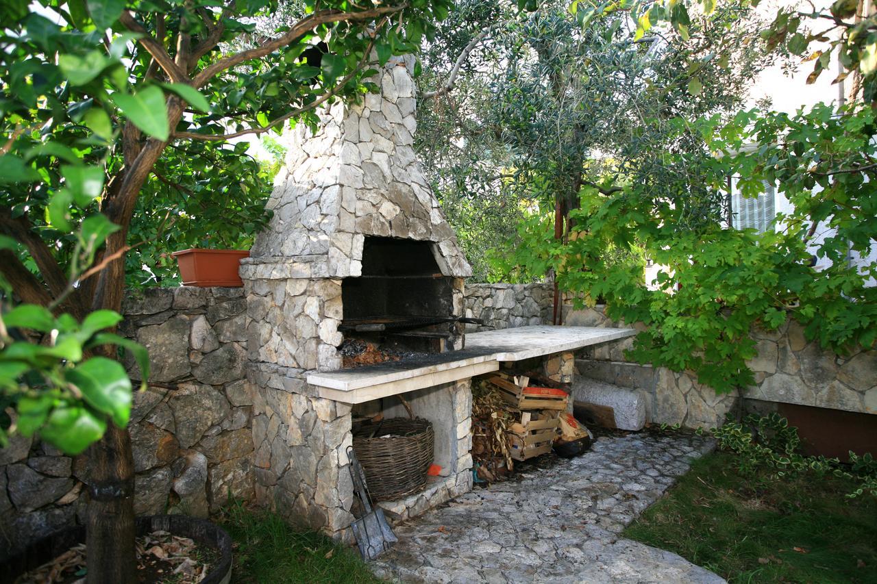 Elida Krk Town Exterior foto